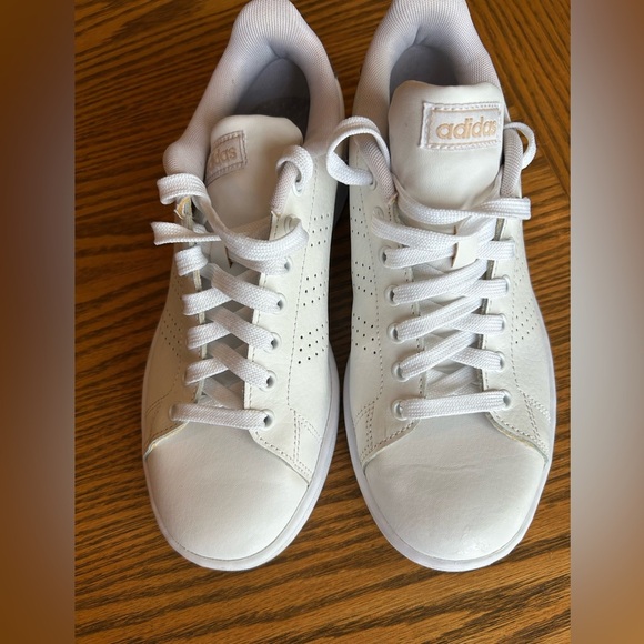 adidas Shoes - Adidas Advantage White Athletic Shoes with Cloudfoam Comfort Size 8
